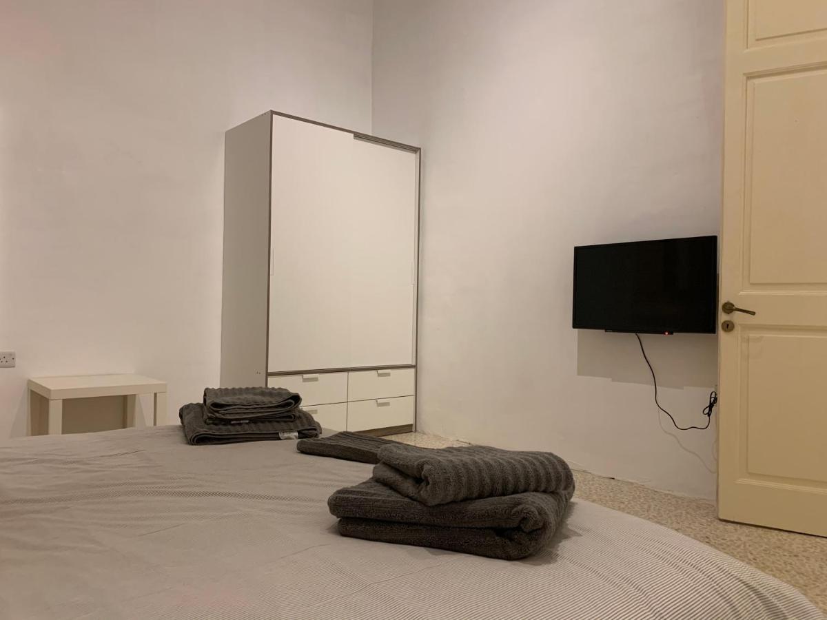 4 Bedroom Apartment In Sliema Near The Sea Zewnętrze zdjęcie